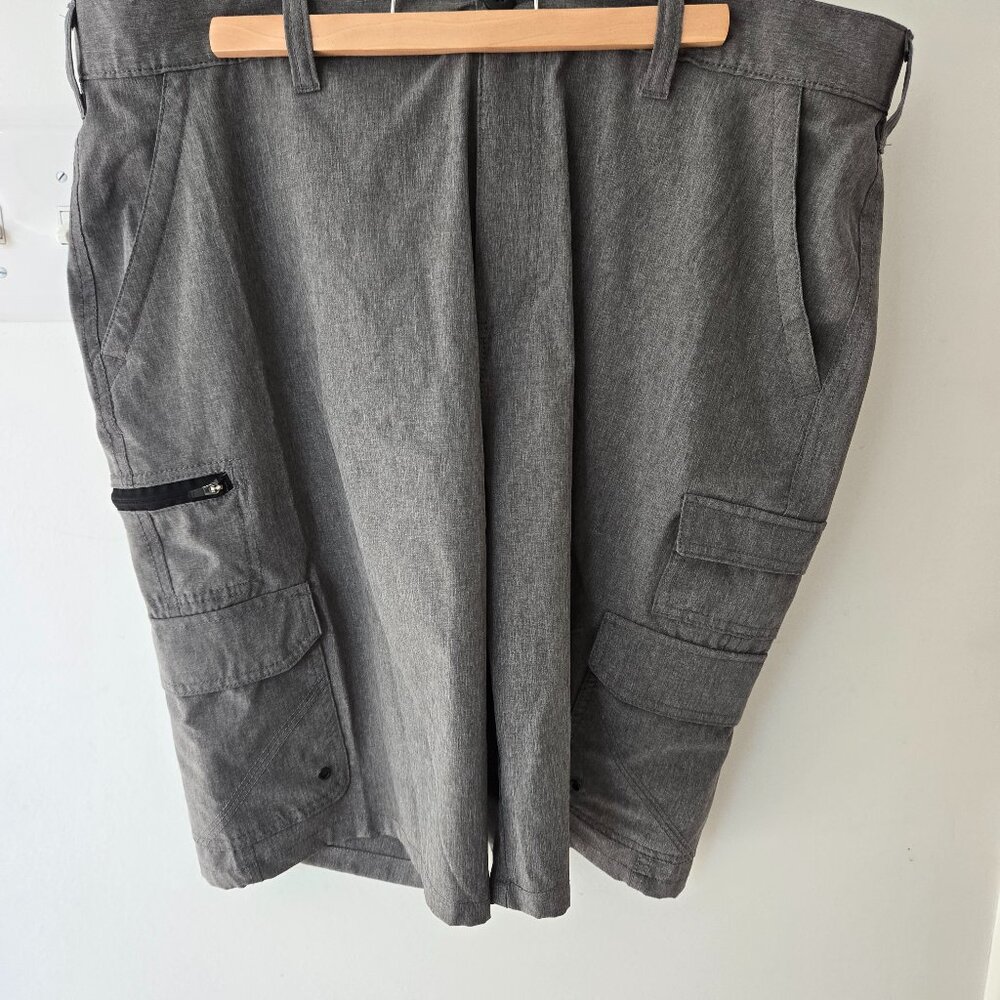 Men's Size 38 Iron Co summer shorts